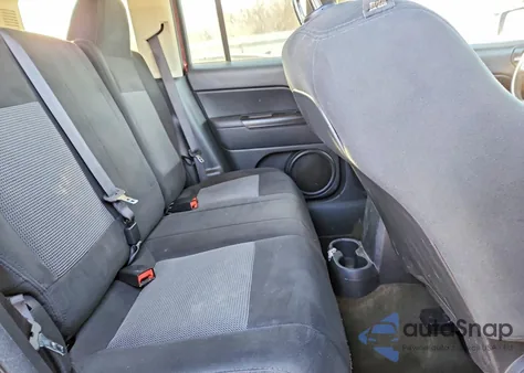 2016 Jeep Patriot Latitude z USA, uszkodzony, nr VIN 1C4NJRFB8GD709326